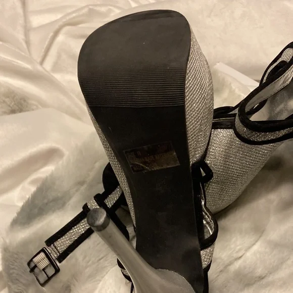 Quipid Shoes -Size10 - Picture 6 of 8